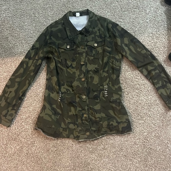 Camouflage Print Buttoned Pocket Design Jacket - Picture 2 of 6
